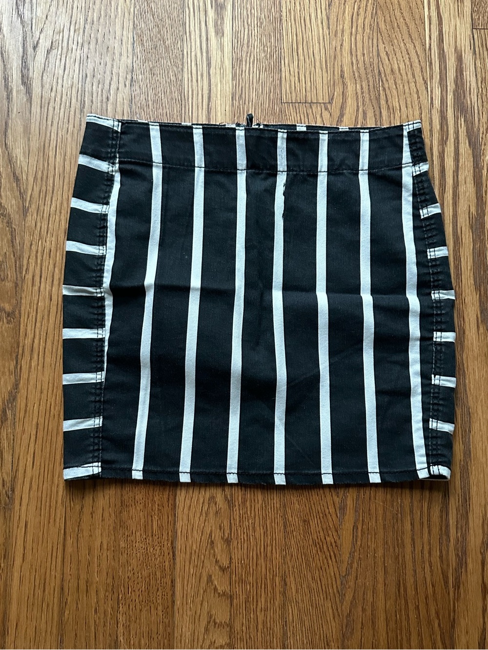 H&M Divided Black & White Striped Mini Skirt - Size 4